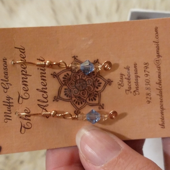 Beautiful delicate handmade earrings by a local artist. Gold with blue beads - Picture 2 of 3